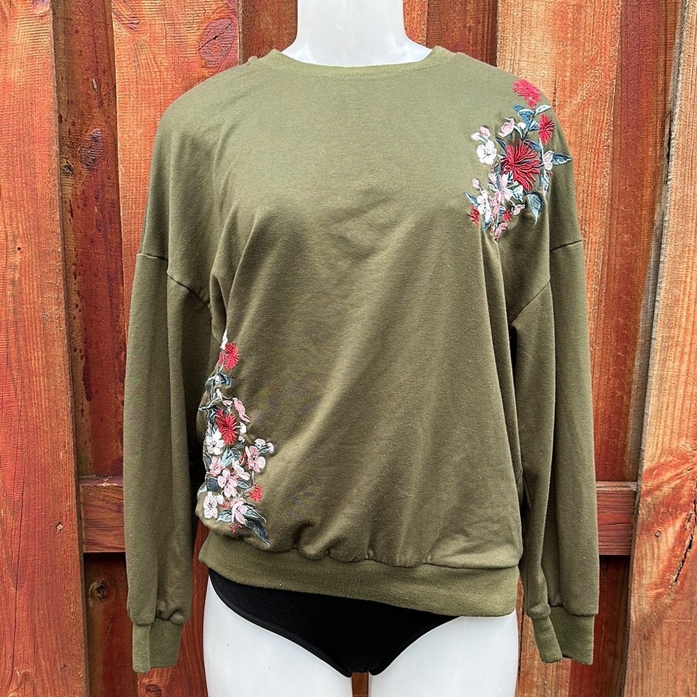 Aiden Embroidered Olive Green Sweatshirt Size L